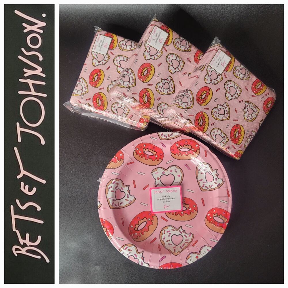Betsey Johnson Donuts Hearts Sprinkles Appetizer Plates Cocktail Napkins Lot Set
